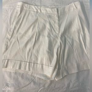 Investments Linen Pleated Cuffed Mid Rise Shorts White Size 24W